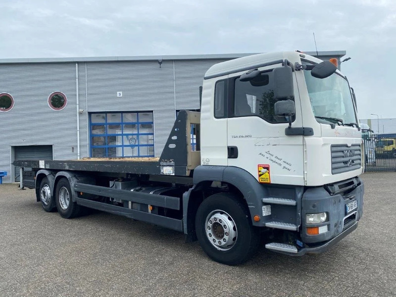 MAN TGA26.320 / SLIDING PLATEAU / WINCH / LIFT AXLE / MACHINE CARRIER / MANUAL / EURO-4 / 2007 - Грузовик бортовой/ Платформа: фото 4 MAN TGA26.320 / SLIDING PLATEAU / WINCH / LIFT AXLE / MACHINE CARRIER / MANUAL / EURO-4 / 2007 - Грузовик бортовой/ Платформа: фото 4