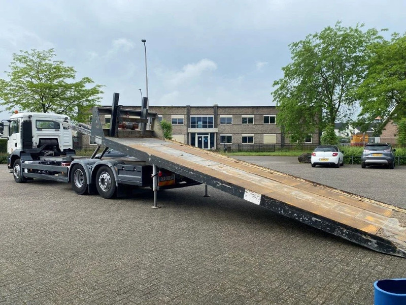 MAN TGA26.320 / SLIDING PLATEAU / WINCH / LIFT AXLE / MACHINE CARRIER / MANUAL / EURO-4 / 2007 - Грузовик бортовой/ Платформа: фото 5 MAN TGA26.320 / SLIDING PLATEAU / WINCH / LIFT AXLE / MACHINE CARRIER / MANUAL / EURO-4 / 2007 - Грузовик бортовой/ Платформа: фото 5