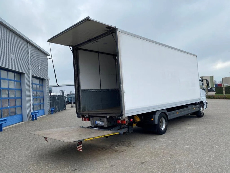 Mercedes-Benz ATEGO 1624 / AUTOMATIC / CLOSED BOX / SIDE DOORS / AIRCO / LWDS / FCW / EURO-6 / 2016 - Грузовик с закрытым кузовом: фото 4 Mercedes-Benz ATEGO 1624 / AUTOMATIC / CLOSED BOX / SIDE DOORS / AIRCO / LWDS / FCW / EURO-6 / 2016 - Грузовик с закрытым кузовом: фото 4