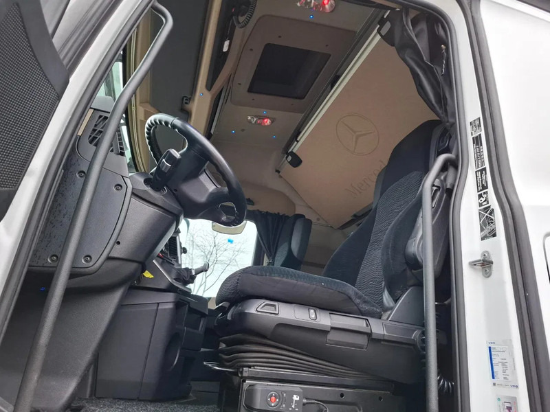 Грузовик с закрытым кузовом Mercedes-Benz Actros 2843 / NL TRUCK / TUV:08-01-2026 / LIFT+LENKACHSE / SMART TACHO / NAVI / PLATFORM 1500 KG / 2XBED / EURO-6 / 2015: фото 19