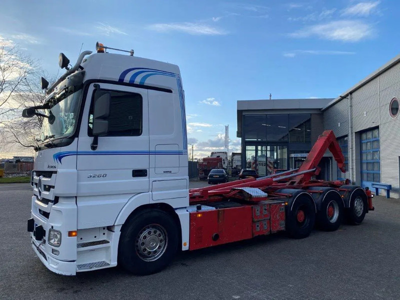 Mercedes-Benz Actros 3260 V8 / 15,9L / 8X4 / BIG AXLE / PALFINGER T26 HOOKLIFT / LIFT+LENKACHSE / FULL-AIR / AIRCO / AUTOMATIC / EURO-5 / 2013 - Крюковой мультилифт: фото 2 Mercedes-Benz Actros 3260 V8 / 15,9L / 8X4 / BIG AXLE / PALFINGER T26 HOOKLIFT / LIFT+LENKACHSE / FULL-AIR / AIRCO / AUTOMATIC / EURO-5 / 2013 - Крюковой мультилифт: фото 2