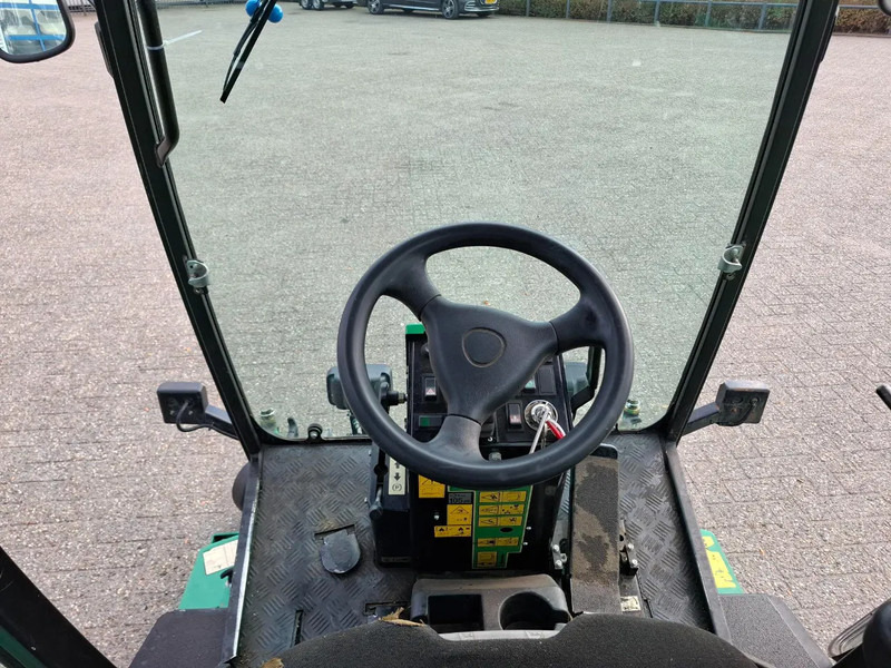 Газонокосилка Ransomes HR6010 / 6719 HOURS / 4 WHEEL DRIVE / HYDROSTATIC / 60 HP / AIRCO / CLOSED CABIN / 2008 /: фото 17 Газонокосилка Ransomes HR6010 / 6719 HOURS / 4 WHEEL DRIVE / HYDROSTATIC / 60 HP / AIRCO / CLOSED CABIN / 2008 /: фото 17