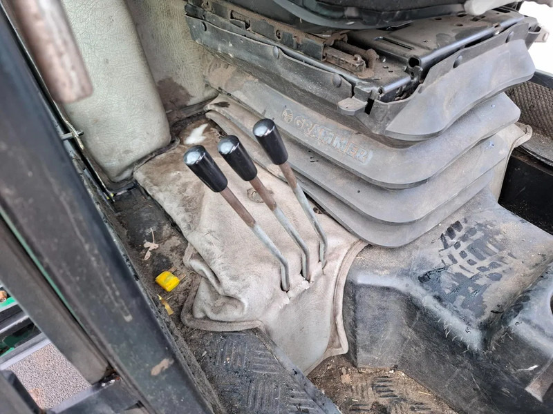 Газонокосилка Ransomes HR6010 / 6719 HOURS / 4 WHEEL DRIVE / HYDROSTATIC / 60 HP / AIRCO / CLOSED CABIN / 2008 /: фото 20 Газонокосилка Ransomes HR6010 / 6719 HOURS / 4 WHEEL DRIVE / HYDROSTATIC / 60 HP / AIRCO / CLOSED CABIN / 2008 /: фото 20