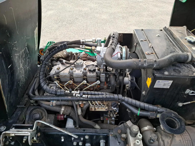 Газонокосилка Ransomes HR6010 / 6719 HOURS / 4 WHEEL DRIVE / HYDROSTATIC / 60 HP / AIRCO / CLOSED CABIN / 2008 /: фото 15 Газонокосилка Ransomes HR6010 / 6719 HOURS / 4 WHEEL DRIVE / HYDROSTATIC / 60 HP / AIRCO / CLOSED CABIN / 2008 /: фото 15