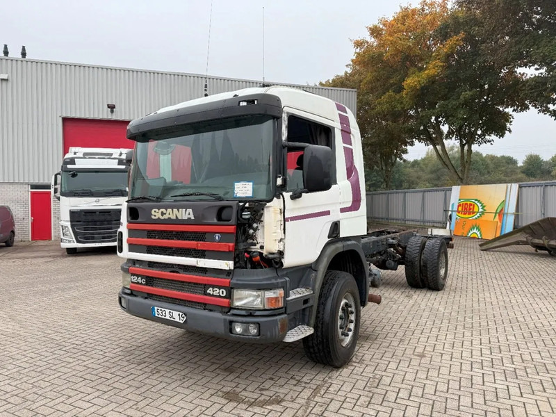 Scania 124-420 / ENGINE RUNNING / RETARDER / BIG AXLE / FULL-STEEL / ONLY: 540918 KM / OLD TACHO / AIRCO / MANUAL / EURO-3 / 2002 - Грузовик-шасси: фото 1 Scania 124-420 / ENGINE RUNNING / RETARDER / BIG AXLE / FULL-STEEL / ONLY: 540918 KM / OLD TACHO / AIRCO / MANUAL / EURO-3 / 2002 - Грузовик-шасси: фото 1