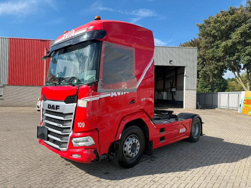 DAF XF 450 FT / ENGINE RUNNING / ONLY:132521 KM / HYDRAULICS / DIGITAL DASH / DEB / HIGH CAB / AUTOMATIC / EURO-6 / 2024 - Тягач: фото 1 DAF XF 450 FT / ENGINE RUNNING / ONLY:132521 KM / HYDRAULICS / DIGITAL DASH / DEB / HIGH CAB / AUTOMATIC / EURO-6 / 2024 - Тягач: фото 1
