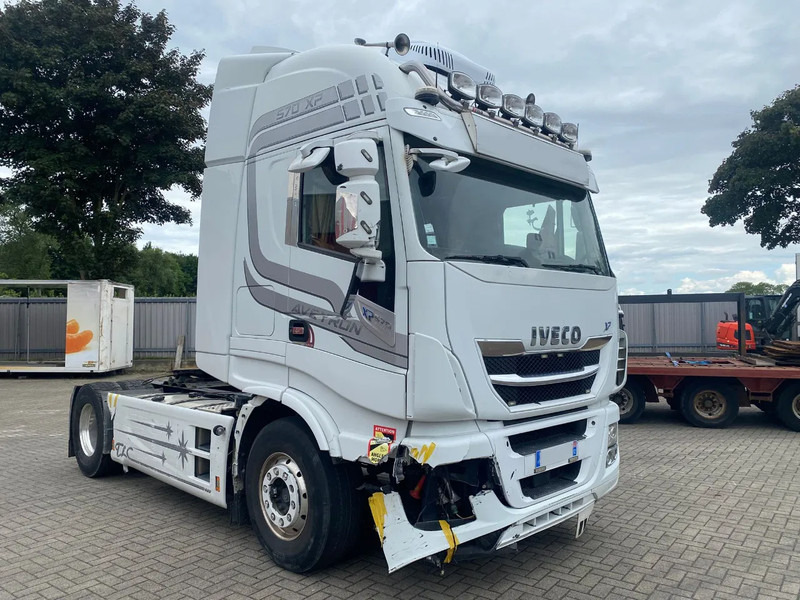 Iveco Stralis 570 XP / ENGINE RUNNING / INTARDER / PARKCOOL / DOUBLE TANK / NAVI / LEATHER / ONLY:749717 KM / ALCOA / EURO-6 / 2017 - Тягач: фото 2 Iveco Stralis 570 XP / ENGINE RUNNING / INTARDER / PARKCOOL / DOUBLE TANK / NAVI / LEATHER / ONLY:749717 KM / ALCOA / EURO-6 / 2017 - Тягач: фото 2