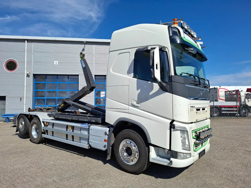 Volvo FH4-500 / VEB+ / HOOK 22 TON / LIFT+LENKACHSE / TUV:02-02-2026 / FULL-AIR / LWDS / NAVI / ALCOA / AUTOMATIC / EURO-6 / 2017 - Крюковой мультилифт: фото 4 Volvo FH4-500 / VEB+ / HOOK 22 TON / LIFT+LENKACHSE / TUV:02-02-2026 / FULL-AIR / LWDS / NAVI / ALCOA / AUTOMATIC / EURO-6 / 2017 - Крюковой мультилифт: фото 4