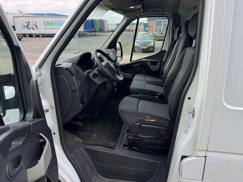 Фото интерьера 2: Renault Master  L2/H2, 130 Pk, EURO6, Manual Gearbox в лизинг Renault Master  L2/H2, 130 Pk, EURO6, Manual Gearbox