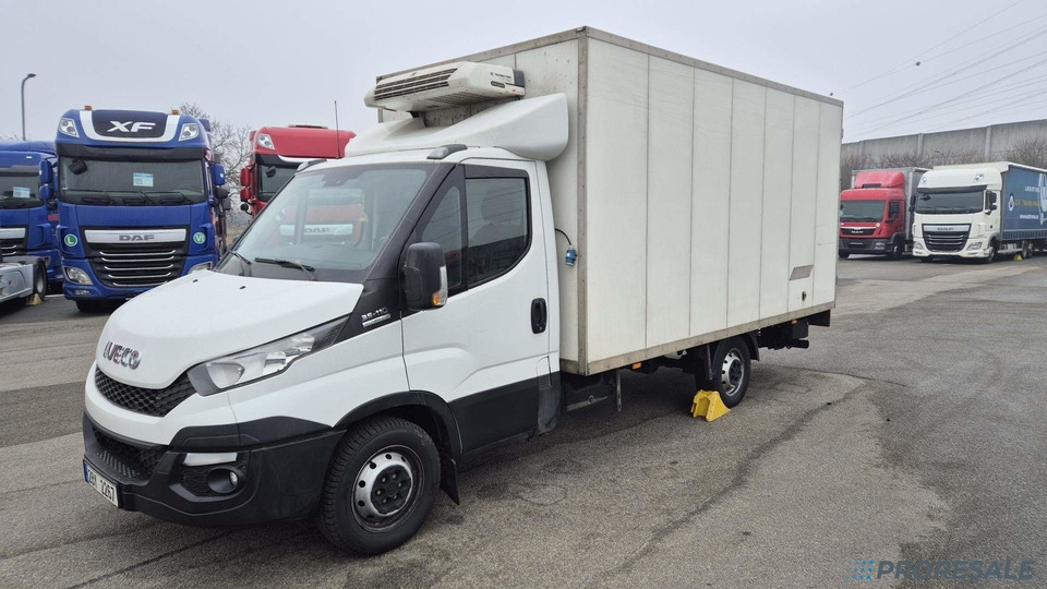 IVECO DAILY 35S11 - mrazírna + elektro agregát THERMO KING V-300 Max + zvedací čelo 750 kg - Фургон-рефрижератор: фото 2 IVECO DAILY 35S11 - mrazírna + elektro agregát THERMO KING V-300 Max + zvedací čelo 750 kg - Фургон-рефрижератор: фото 2