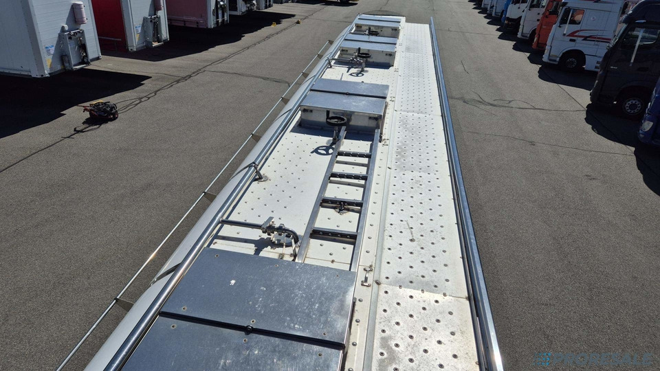 OSTATNÍ GRAPAR T3-G - Potravinářská cisterna 30 m3 - 4 komory - Полуприцеп-цистерна: фото 4 OSTATNÍ GRAPAR T3-G - Potravinářská cisterna 30 m3 - 4 komory - Полуприцеп-цистерна: фото 4