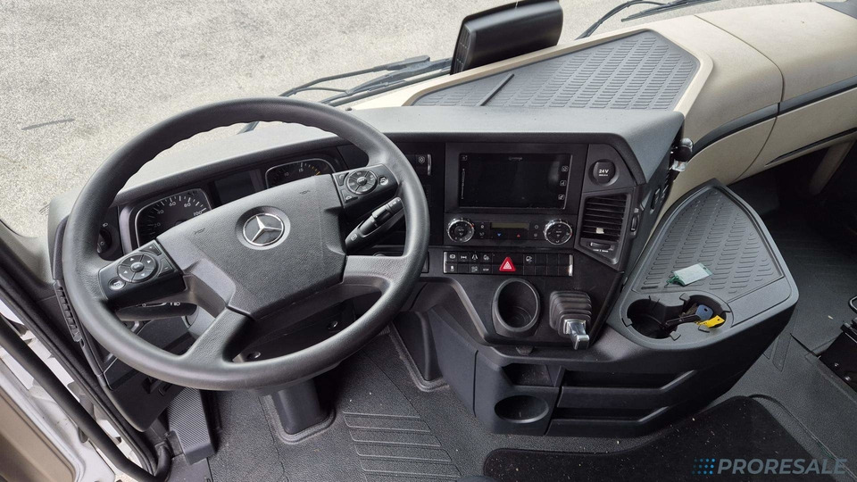 MERCEDES-BENZ ACTROS 1845 LS BIG SPACE EURO 6 - Тягач: фото 4 MERCEDES-BENZ ACTROS 1845 LS BIG SPACE EURO 6 - Тягач: фото 4