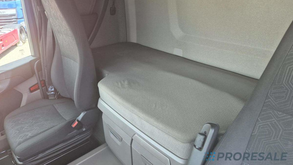 SCANIA R450 N323 LOW DECK EURO 6 - Тягач: фото 5 SCANIA R450 N323 LOW DECK EURO 6 - Тягач: фото 5