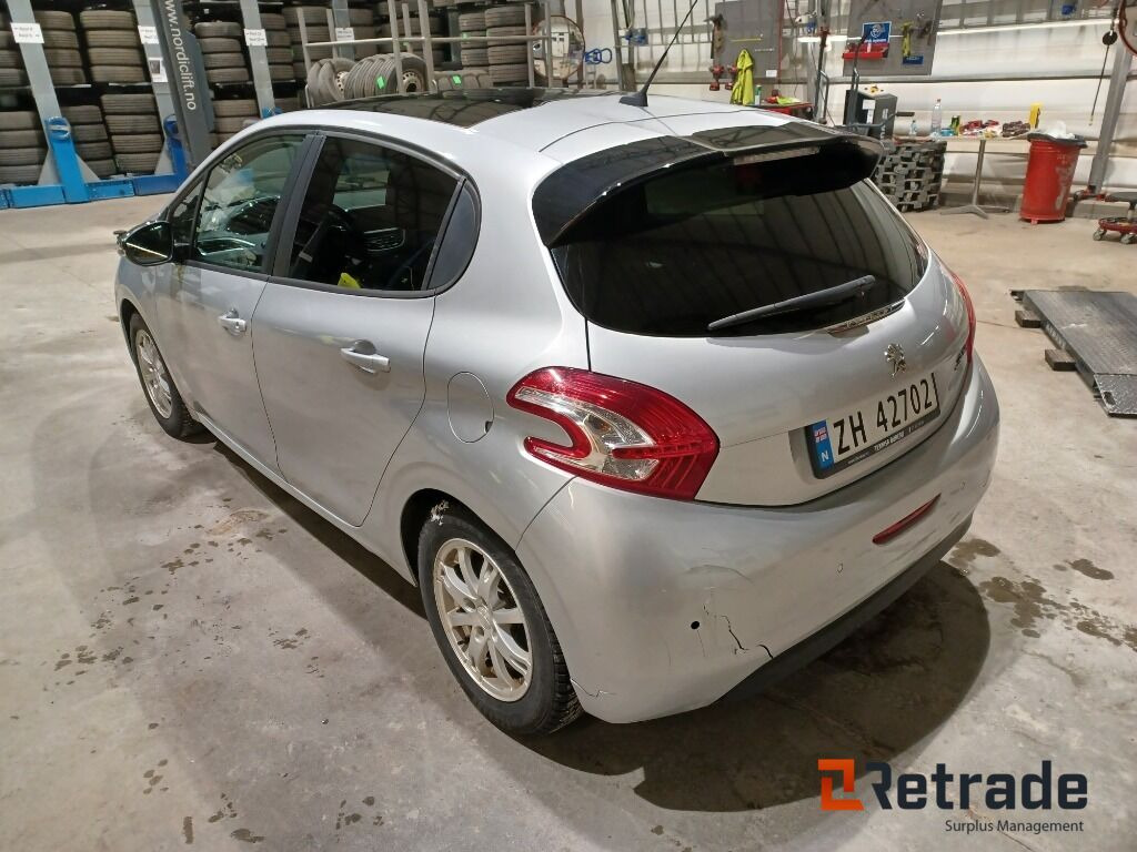 Bil Peugeot 208 Automat - Легковой автомобиль: фото 3 Bil Peugeot 208 Automat - Легковой автомобиль: фото 3