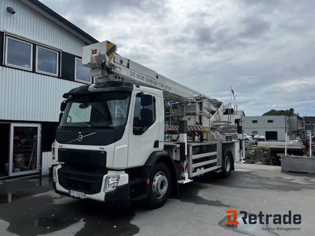 Грузовик с подъемником Bronto S35MDT skylift: фото 1