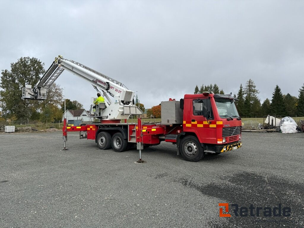 Volvo FL10 6*2 med Bronto 28-2TI skylift - Другая техника: фото 4 Volvo FL10 6*2 med Bronto 28-2TI skylift - Другая техника: фото 4