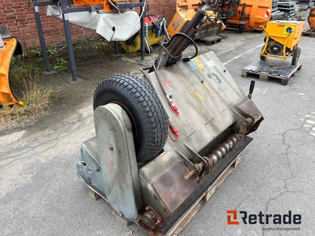 Fjærås 600/1350 liftophængt selvlæssende salt/grusudlægger. - Строительное оборудование: фото 3 Fjærås 600/1350 liftophængt selvlæssende salt/grusudlægger. - Строительное оборудование: фото 3