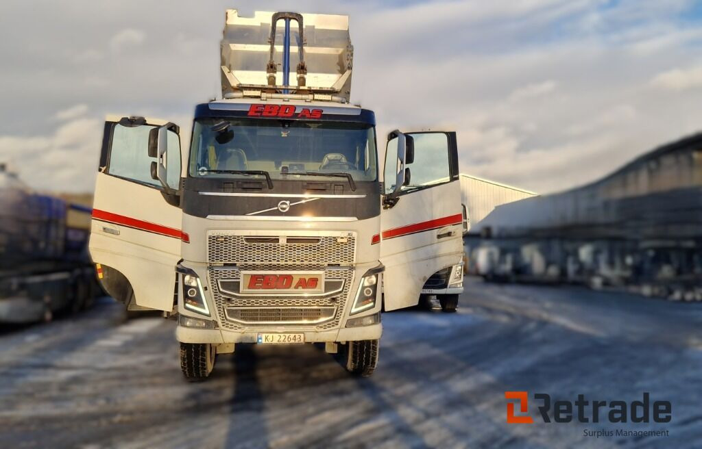 Robust og klar tippbil – Volvo FH16 650 8x4 med tipp og hengeropplegg - Самосвал: фото 2 Robust og klar tippbil – Volvo FH16 650 8x4 med tipp og hengeropplegg - Самосвал: фото 2