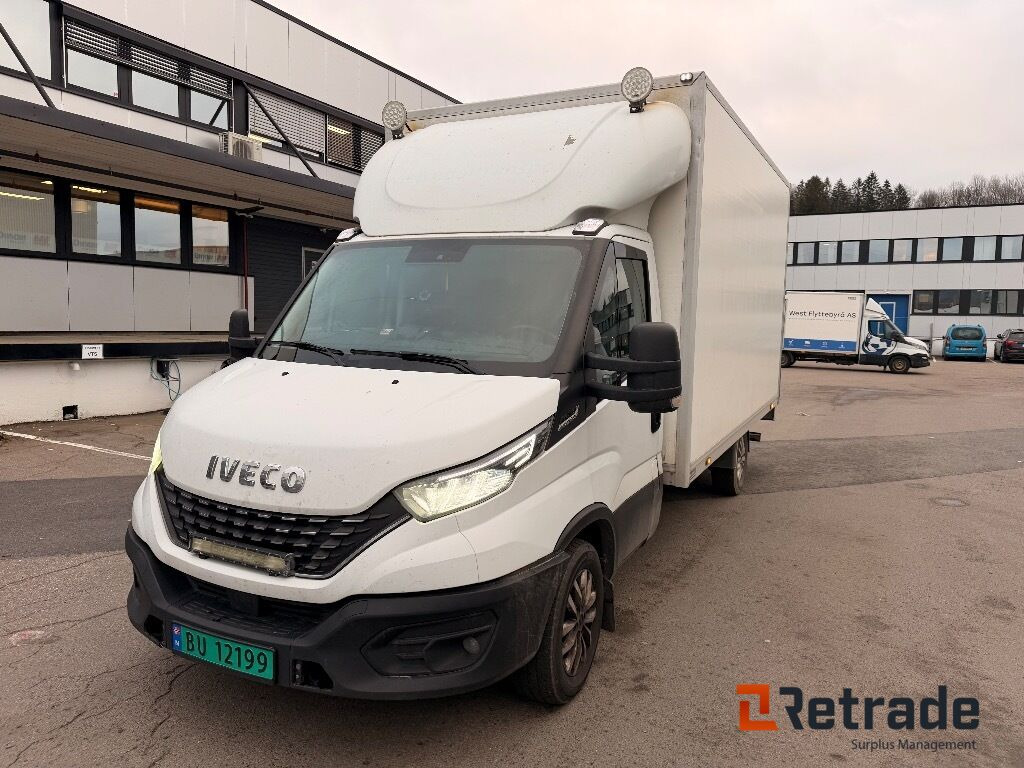Skapbil IVECO 35S16 (parkert i Oslo) - Фургон с закрытым кузовом: фото 1 Skapbil IVECO 35S16 (parkert i Oslo) - Фургон с закрытым кузовом: фото 1