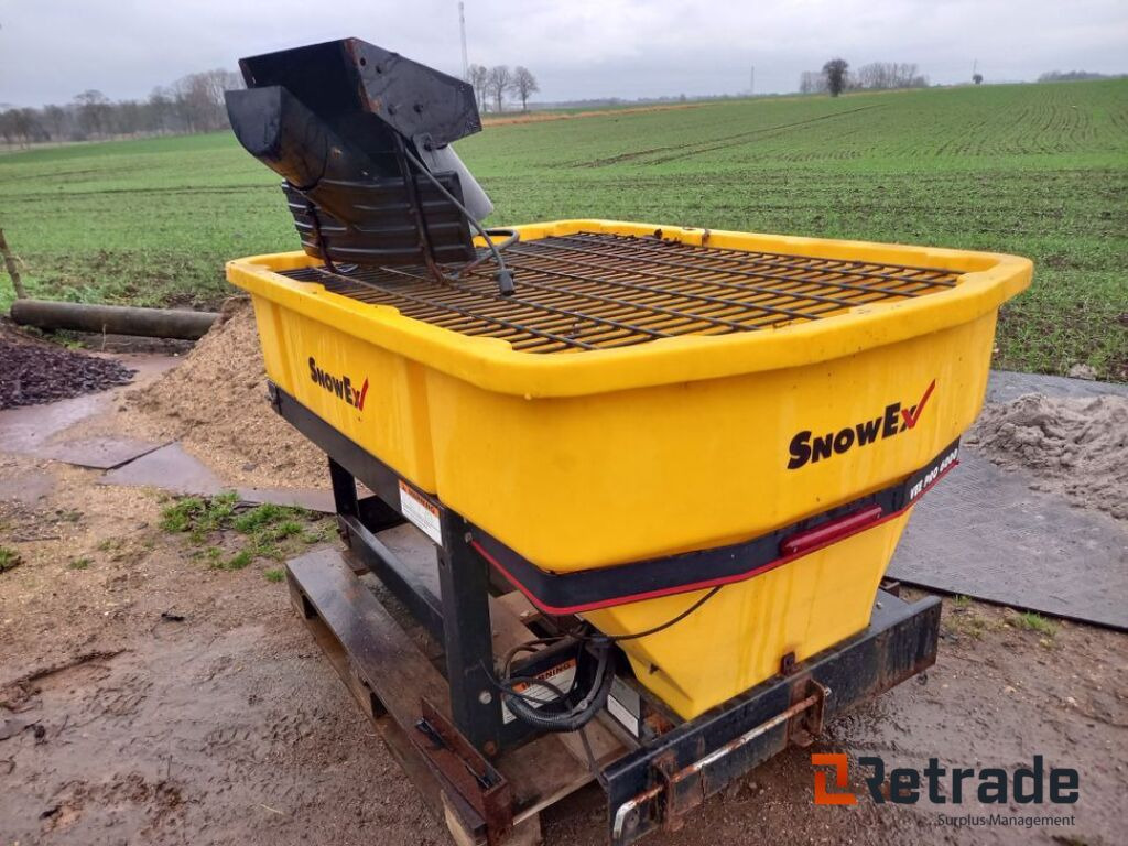 Snow EX Vee Pro 6000 salt spreder / salt spreeder - Строительное оборудование: фото 3 Snow EX Vee Pro 6000 salt spreder / salt spreeder - Строительное оборудование: фото 3