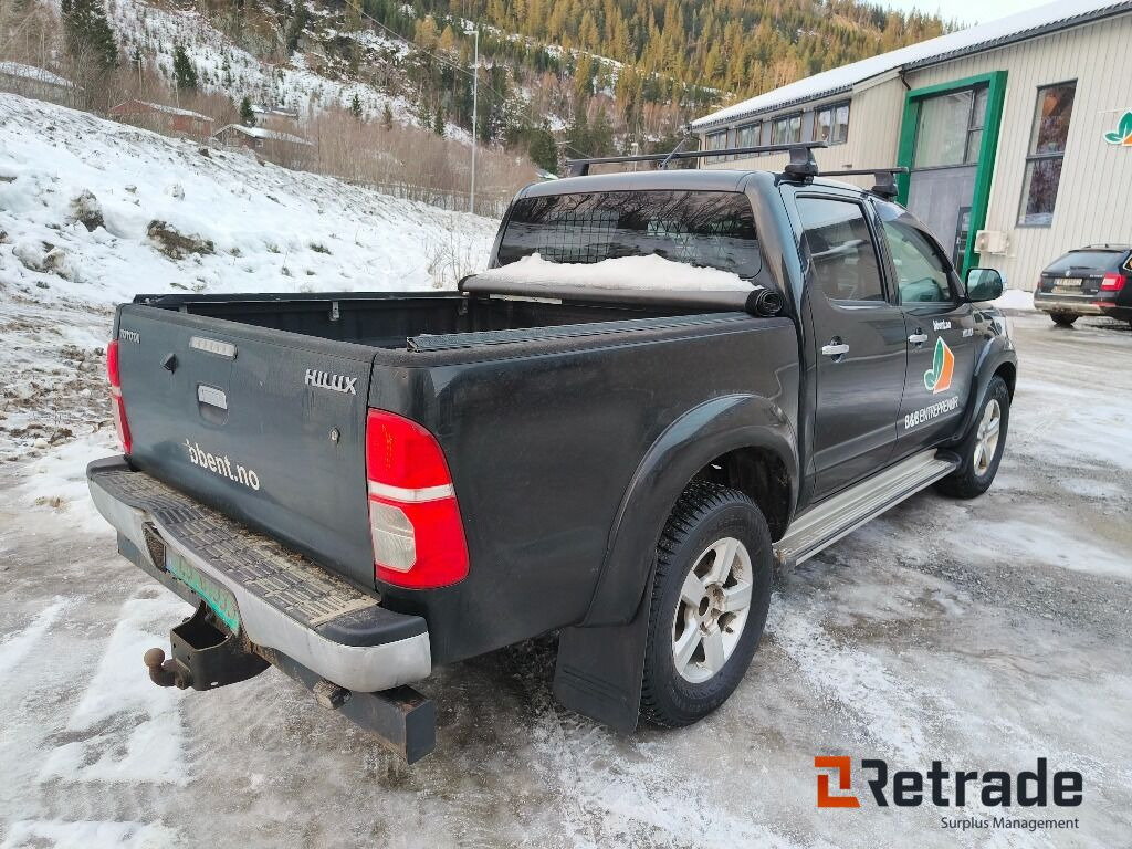 TOYOTA Hilux 4WD - Легковой автомобиль: фото 4 TOYOTA Hilux 4WD - Легковой автомобиль: фото 4