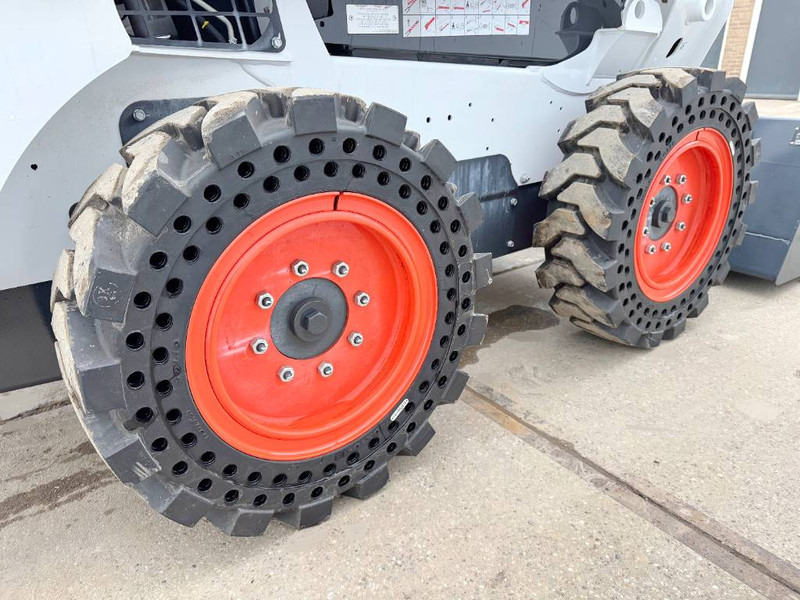 Мини-погрузчик с бортовым поворотом Bobcat S510 - New / Unused / Closed Cabine / AC: фото 14