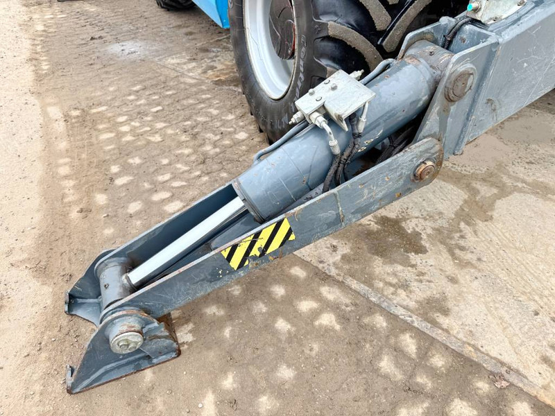Телескопический погрузчик MAGNI RTH5.21 - Remote Control / 4 Wheel Steering: фото 15