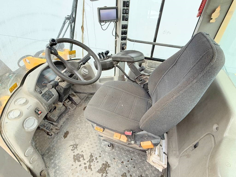 Колёсный погрузчик Volvo L120G - 3rd Function / Quick Coupler / Auto Lube: фото 8