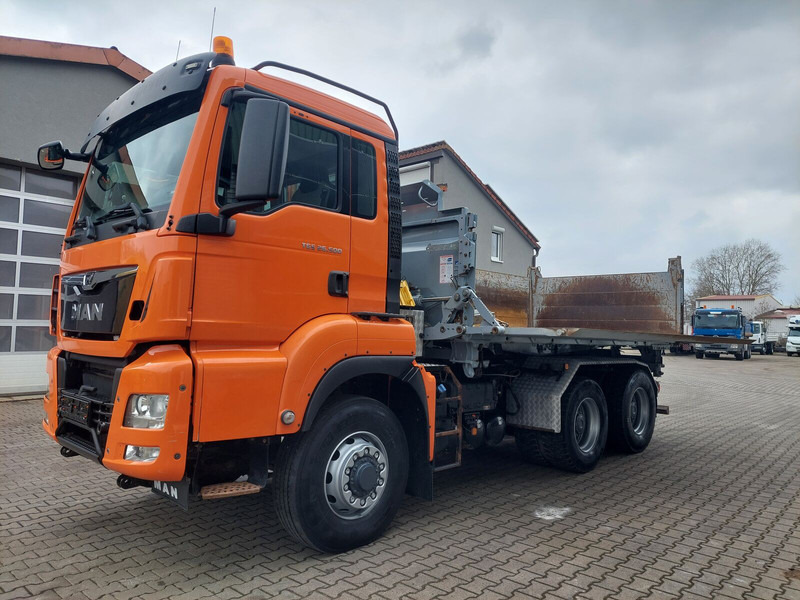MAN TGS 26.500 6x6 Hydrodrive Schwarzmüller Dreiseitenkipper Bordmat - Самосвал: фото 1 MAN TGS 26.500 6x6 Hydrodrive Schwarzmüller Dreiseitenkipper Bordmat - Самосвал: фото 1