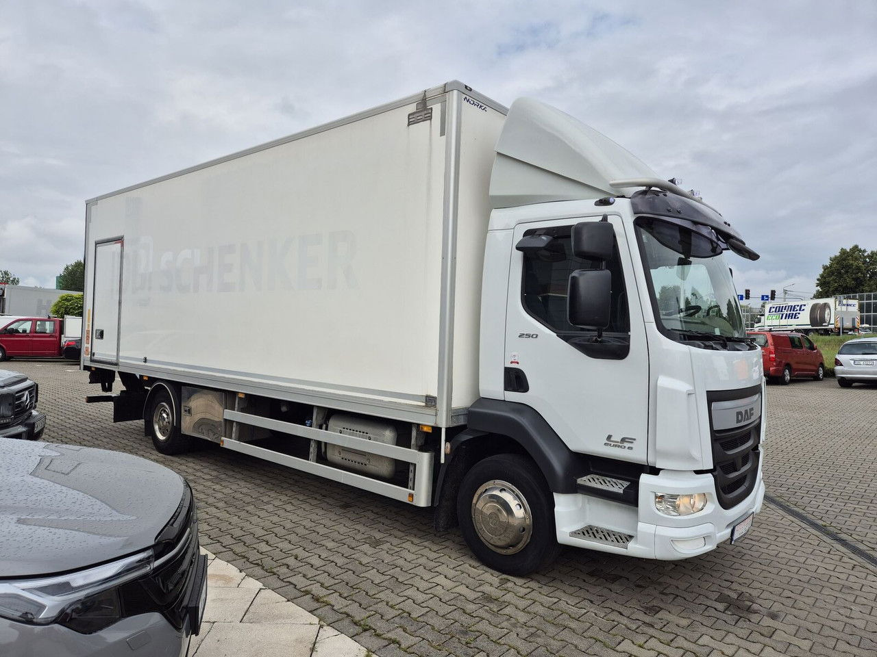 DAF LF 250 FA / 3 Seats / Works Great - Грузовик с закрытым кузовом: фото 5 DAF LF 250 FA / 3 Seats / Works Great - Грузовик с закрытым кузовом: фото 5