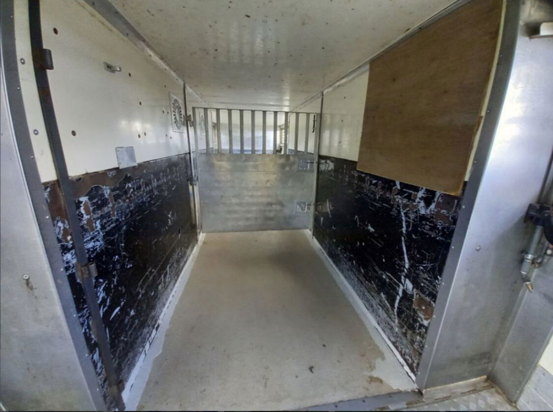 Полуприцеп для перевозки животных Gray and Adams Gadd3 / Works Great / Hydraulic / 2 Levels: фото 14 Полуприцеп для перевозки животных Gray and Adams Gadd3 / Works Great / Hydraulic / 2 Levels: фото 14