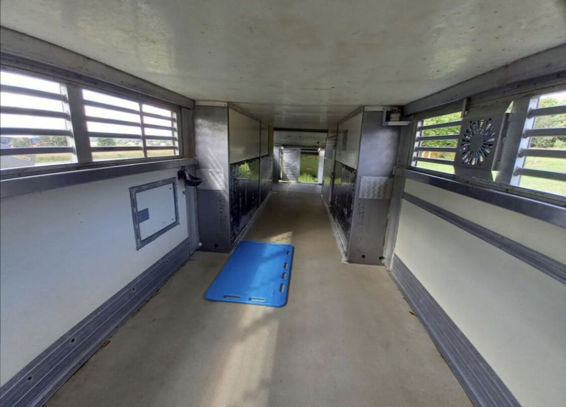 Полуприцеп для перевозки животных Gray and Adams Gadd3 / Works Great / Hydraulic / 2 Levels: фото 16 Полуприцеп для перевозки животных Gray and Adams Gadd3 / Works Great / Hydraulic / 2 Levels: фото 16