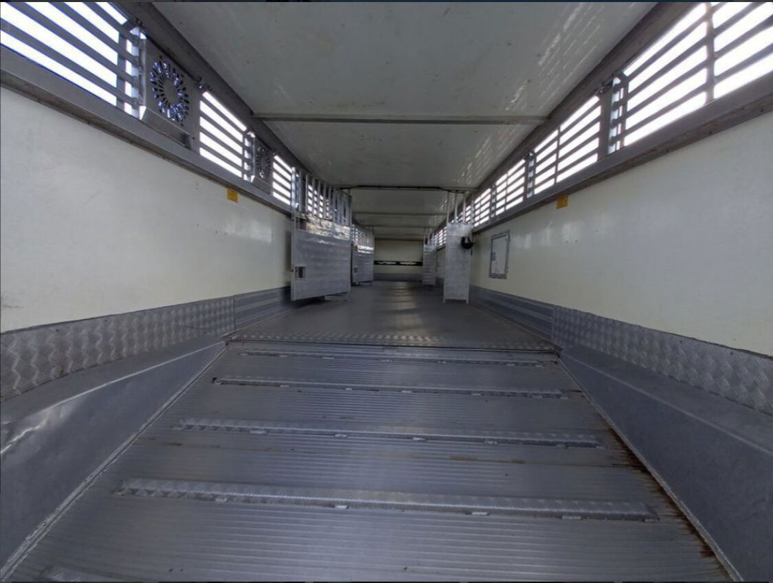 Полуприцеп для перевозки животных Gray and Adams Gadd3 / Works Great / Hydraulic / 2 Levels: фото 20 Полуприцеп для перевозки животных Gray and Adams Gadd3 / Works Great / Hydraulic / 2 Levels: фото 20