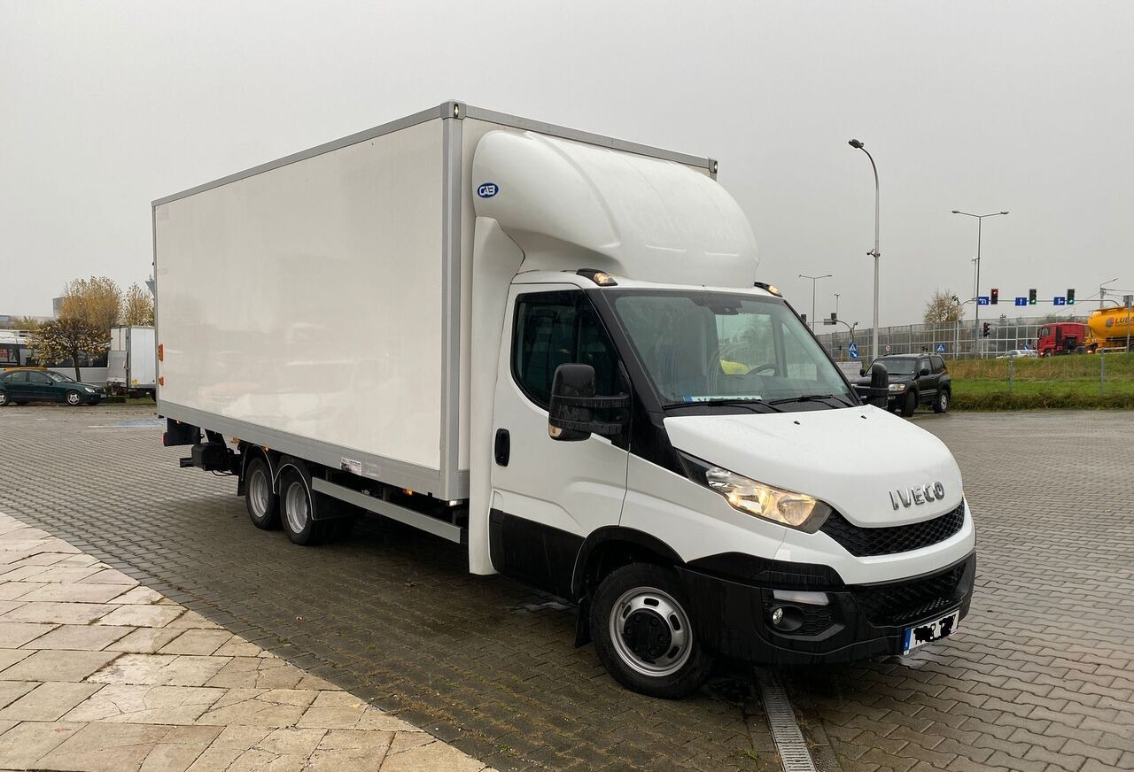 Iveco Daily 35C18 35C180 / Container / Veldhuizen Trailer / 3 Axes / KAT. B+ - Грузовик с закрытым кузовом: фото 3 Iveco Daily 35C18 35C180 / Container / Veldhuizen Trailer / 3 Axes / KAT. B+ - Грузовик с закрытым кузовом: фото 3