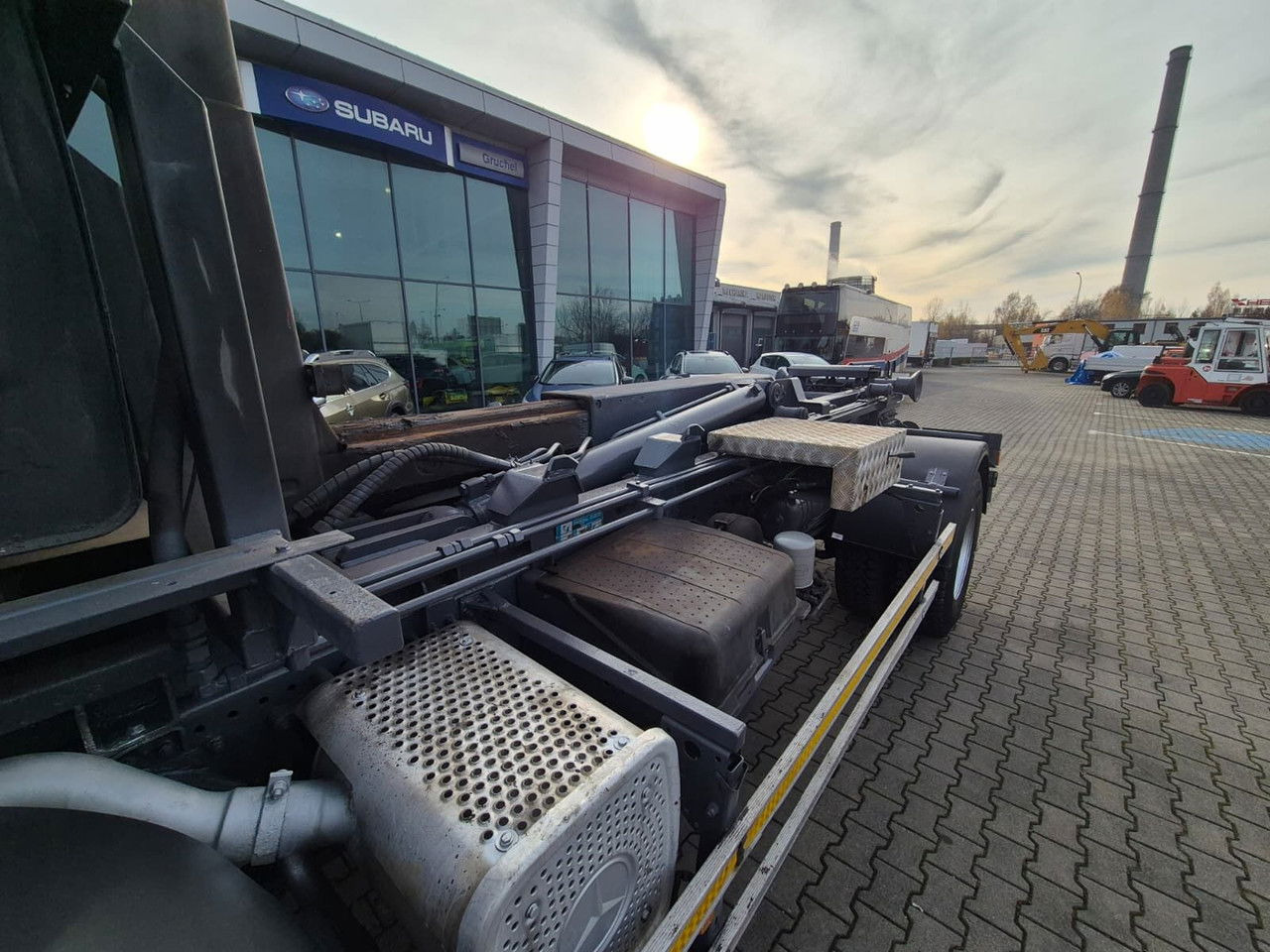 Грузовик-контейнеровоз/ Сменный кузов Mercedes-Benz Axor 1833 4X4 / Serviced / Hook Hyvalift: фото 15 Грузовик-контейнеровоз/ Сменный кузов Mercedes-Benz Axor 1833 4X4 / Serviced / Hook Hyvalift: фото 15