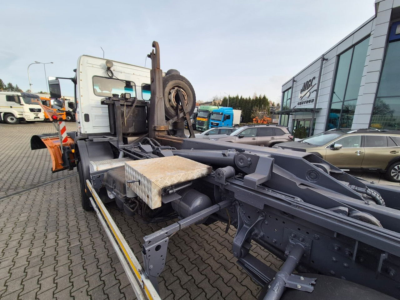 Грузовик-контейнеровоз/ Сменный кузов Mercedes-Benz Axor 1833 4X4 / Serviced / Hook Hyvalift: фото 16 Грузовик-контейнеровоз/ Сменный кузов Mercedes-Benz Axor 1833 4X4 / Serviced / Hook Hyvalift: фото 16