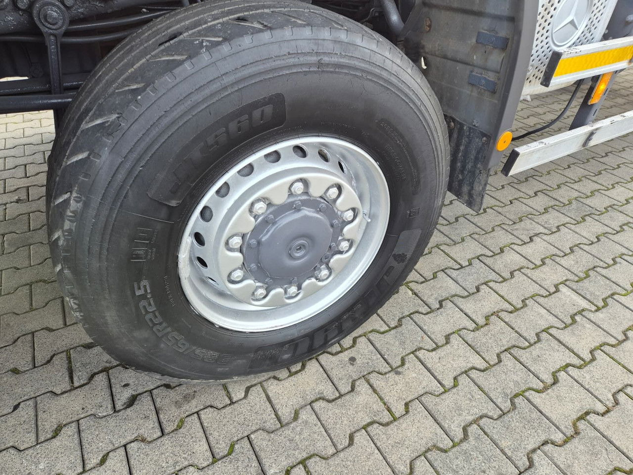 Грузовик-контейнеровоз/ Сменный кузов Mercedes-Benz Axor 1833 4X4 / Serviced / Hook Hyvalift: фото 14 Грузовик-контейнеровоз/ Сменный кузов Mercedes-Benz Axor 1833 4X4 / Serviced / Hook Hyvalift: фото 14