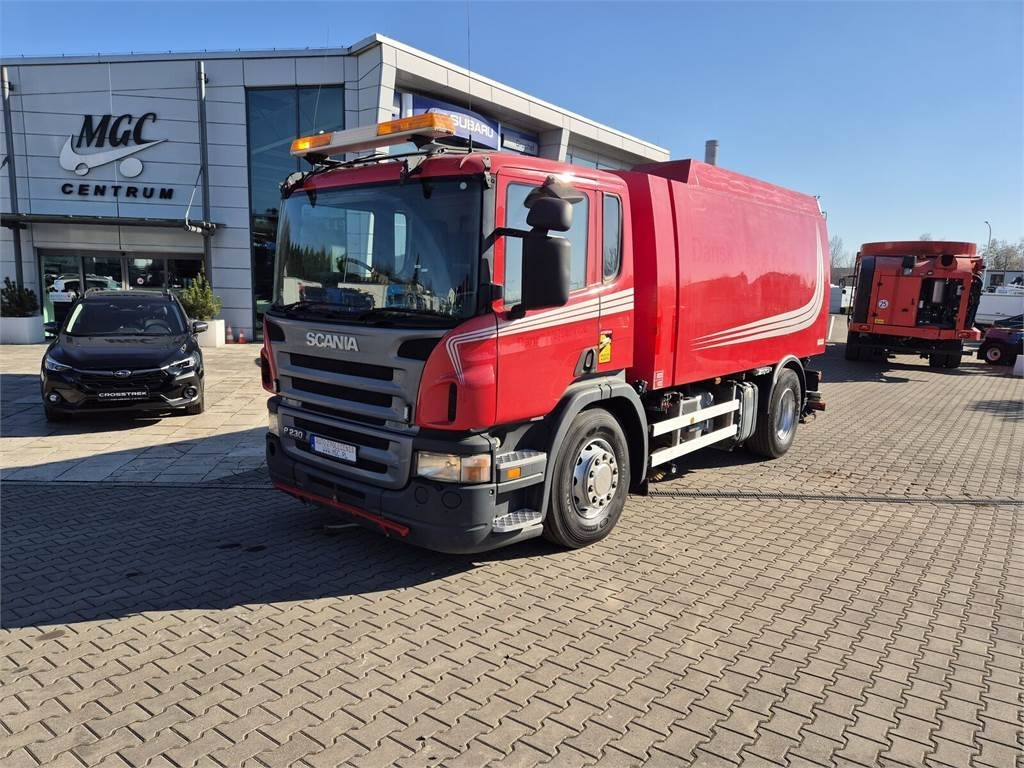 Scania P 230/ 4X2 / SWEEPER / JOHNSTON VX800 / SPRAYER / - Подметально-уборочная машина: фото 1 Scania P 230/ 4X2 / SWEEPER / JOHNSTON VX800 / SPRAYER / - Подметально-уборочная машина: фото 1