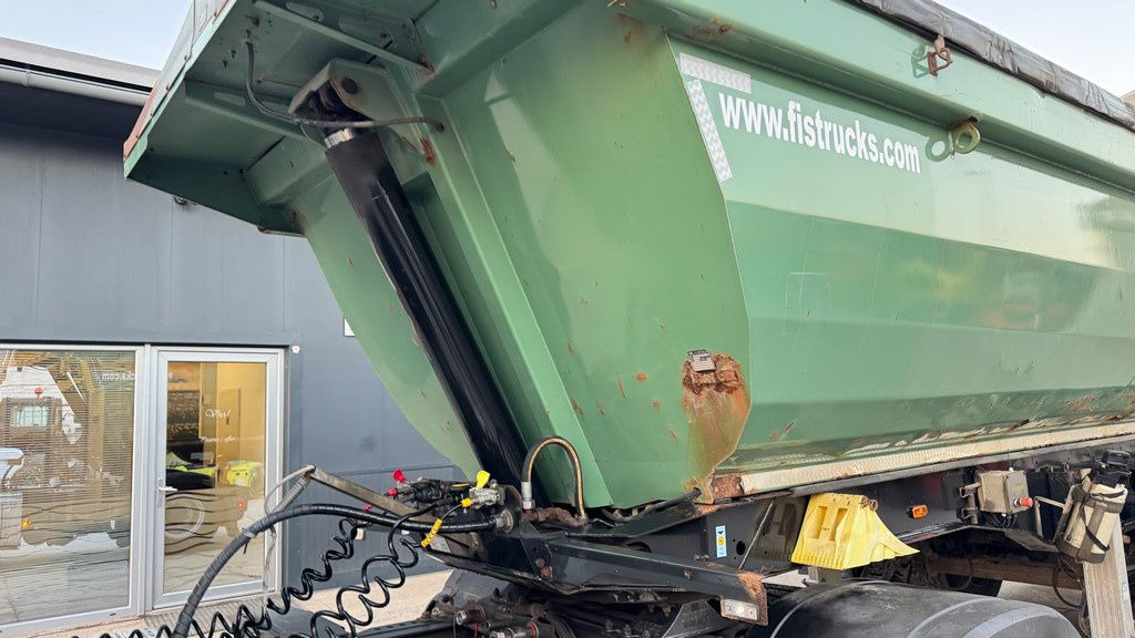 Meiller Kisa 3 - 3-Axle Tipper Trailer - hydr. back side - Самосвальный полуприцеп: фото 2 Meiller Kisa 3 - 3-Axle Tipper Trailer - hydr. back side - Самосвальный полуприцеп: фото 2