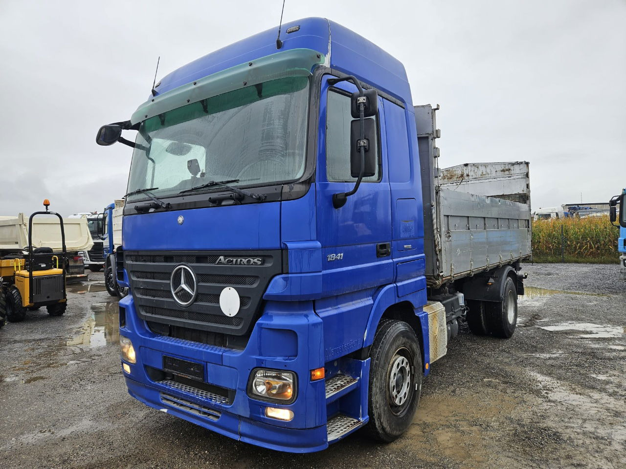 Mercedes-Benz Actros 1841 L 4x2 tipper - tarpaulin - euro 5 - Самосвал: фото 1 Mercedes-Benz Actros 1841 L 4x2 tipper - tarpaulin - euro 5 - Самосвал: фото 1