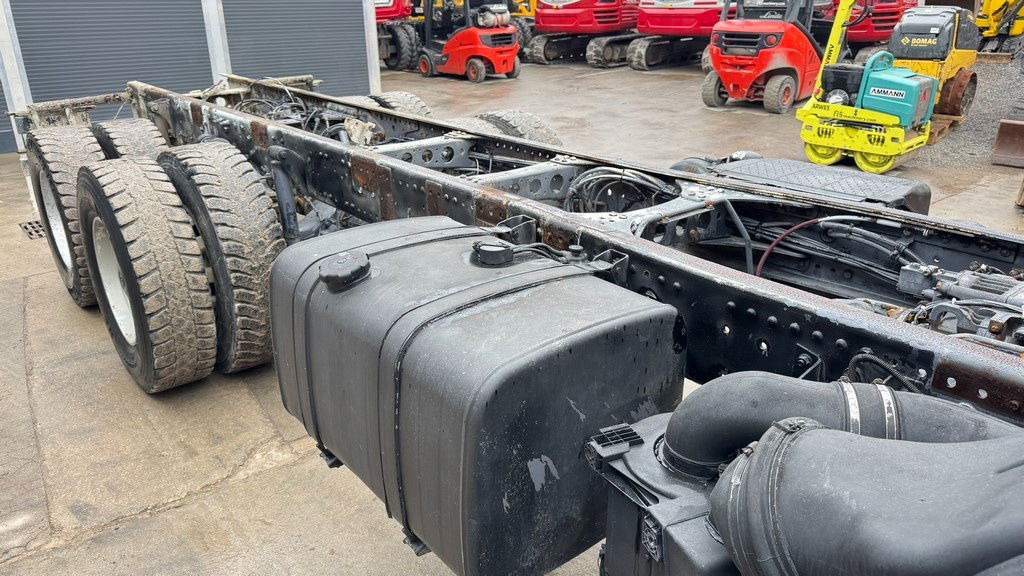 Mercedes-Benz Actros 3331 B 6x4 chassis - big axle - Грузовик-шасси: фото 3 Mercedes-Benz Actros 3331 B 6x4 chassis - big axle - Грузовик-шасси: фото 3