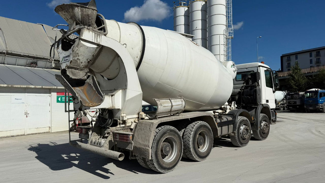 Mercedes-Benz Actros 3536 8x4 beton Schwing mixer 10m3 - Автобетоносмеситель: фото 4 Mercedes-Benz Actros 3536 8x4 beton Schwing mixer 10m3 - Автобетоносмеситель: фото 4