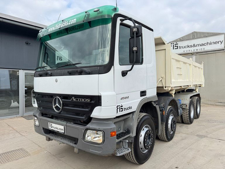 Mercedes-Benz Actros 4144 K 8x4 3 sided tipper - 1st owner - Самосвал: фото 1 Mercedes-Benz Actros 4144 K 8x4 3 sided tipper - 1st owner - Самосвал: фото 1
