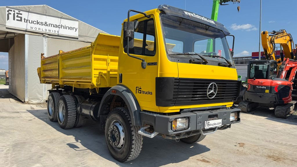 Mercedes-Benz SK 2629 K 2429 6x4 tipper - Standing IN Lome Port - Самосвал: фото 3 Mercedes-Benz SK 2629 K 2429 6x4 tipper - Standing IN Lome Port - Самосвал: фото 3