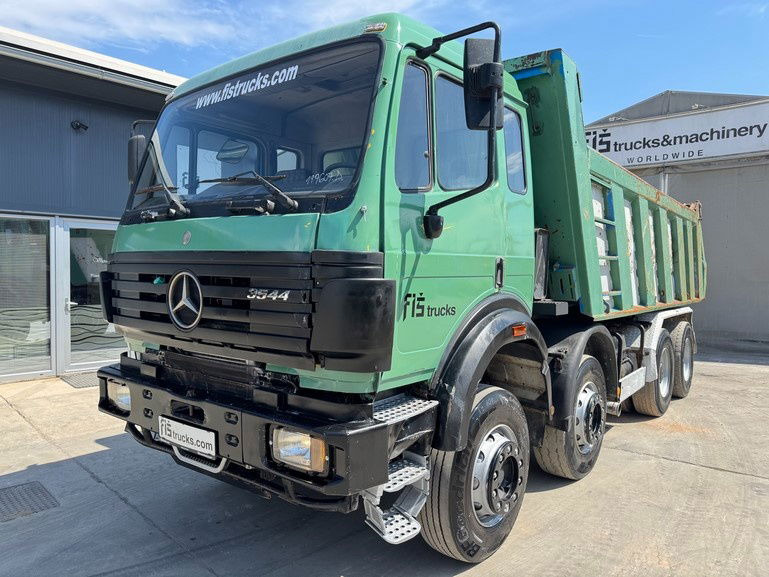 Mercedes-Benz SK 3235 8X4 tipper - V8 - Самосвал: фото 1 Mercedes-Benz SK 3235 8X4 tipper - V8 - Самосвал: фото 1