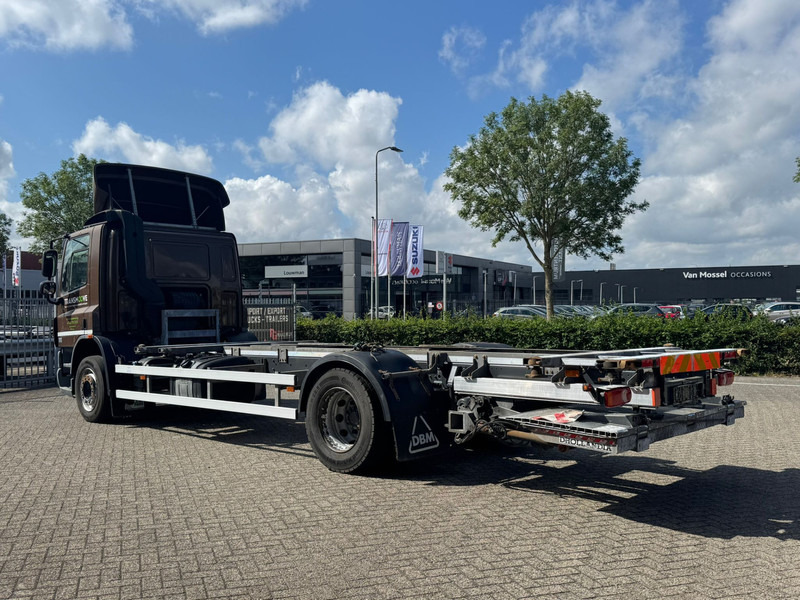 DAF CF65 220 - Грузовик-контейнеровоз/ Сменный кузов: фото 4 DAF CF65 220 - Грузовик-контейнеровоз/ Сменный кузов: фото 4