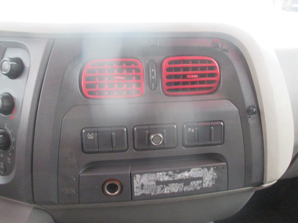 Тентованный грузовик DAF LF 12.260: фото 16 Тентованный грузовик DAF LF 12.260: фото 16