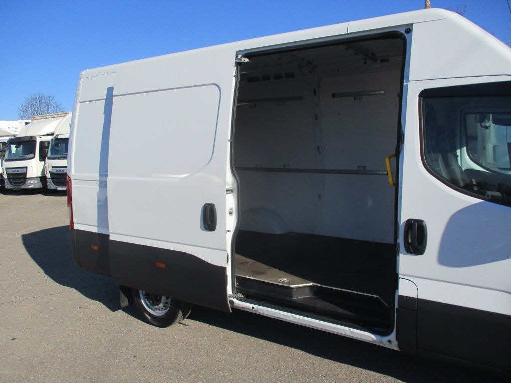 Iveco Daily 35S16 - Цельнометаллический фургон: фото 4 Iveco Daily 35S16 - Цельнометаллический фургон: фото 4