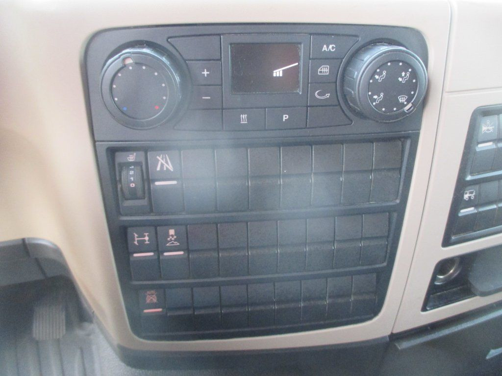 Тентованный грузовик MAN TGL 12.250: фото 16 Тентованный грузовик MAN TGL 12.250: фото 16