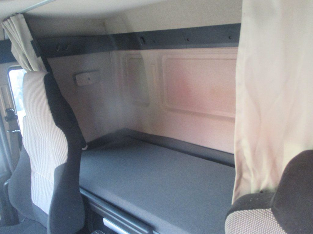 Тентованный грузовик MAN TGL 12.250: фото 17 Тентованный грузовик MAN TGL 12.250: фото 17